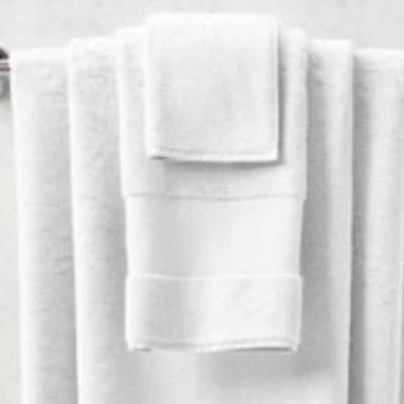 Frontgate Bath Frontgate Resort Collection Hand Towel In White